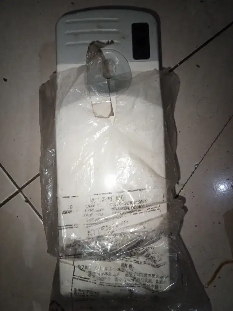 Auto parfum dispenser