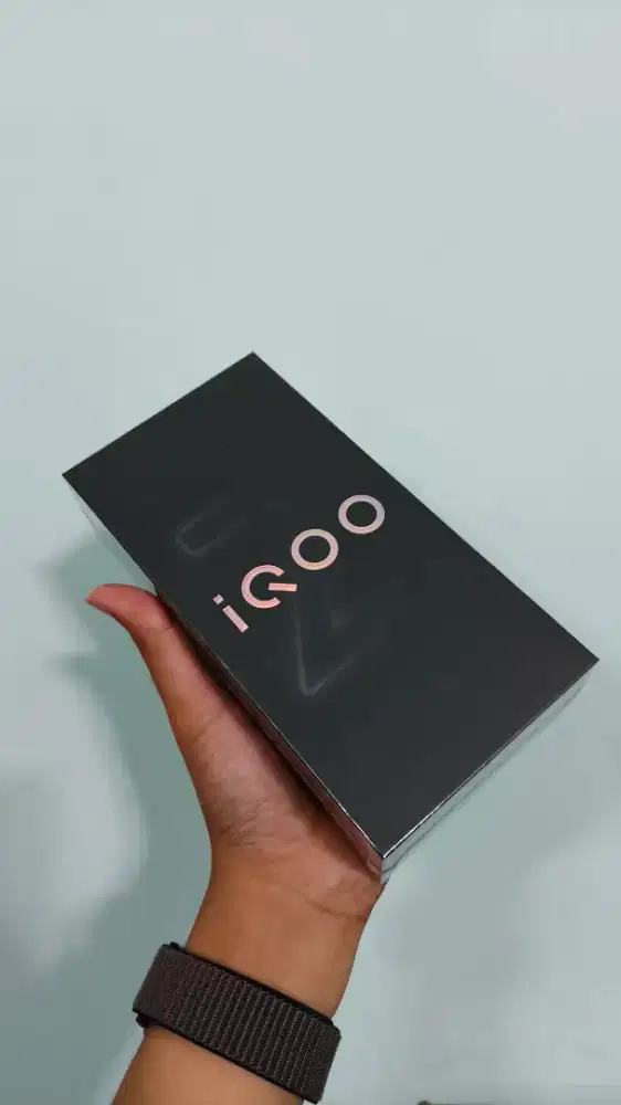 IQOO Z9x 8/256 new (black)