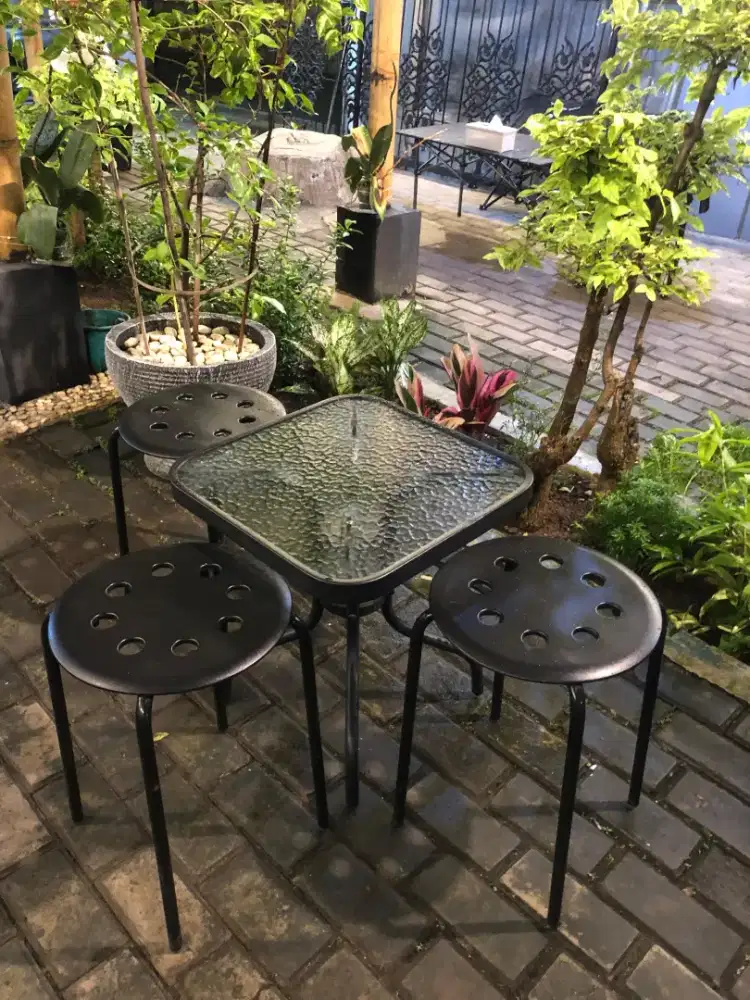 4 Set Meja Kaca Bekas Cafe