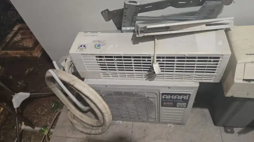 Jual tiga unit electronik dua unit AC.dan satu unit mesin cuci