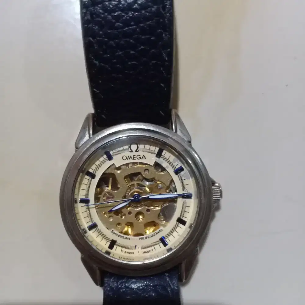 Jam tangan Omega automatick