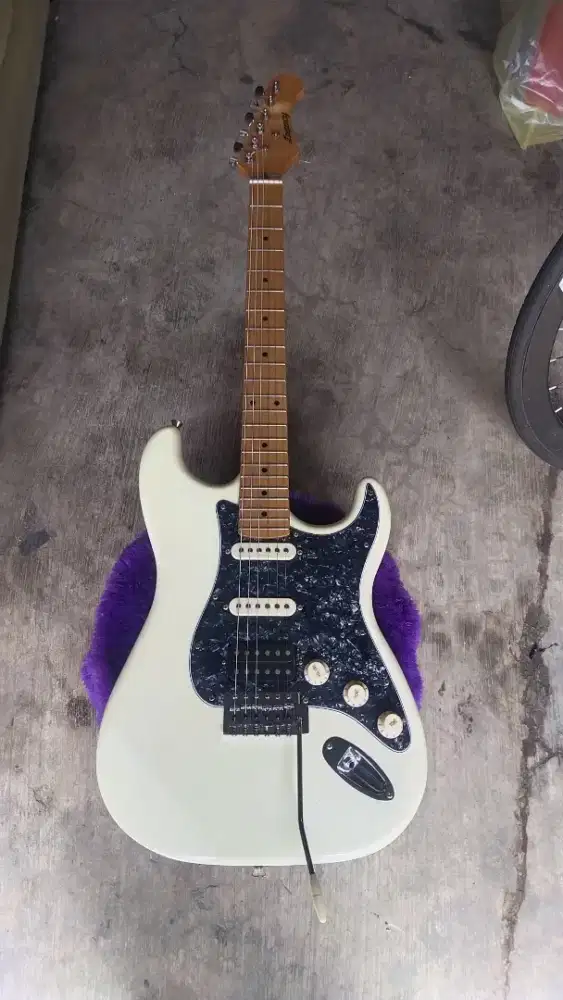 Jual Santai Gitar Legacy Stratocaster
