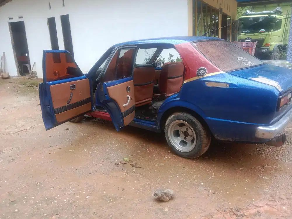 Toyota Corolla 1976 Bensin