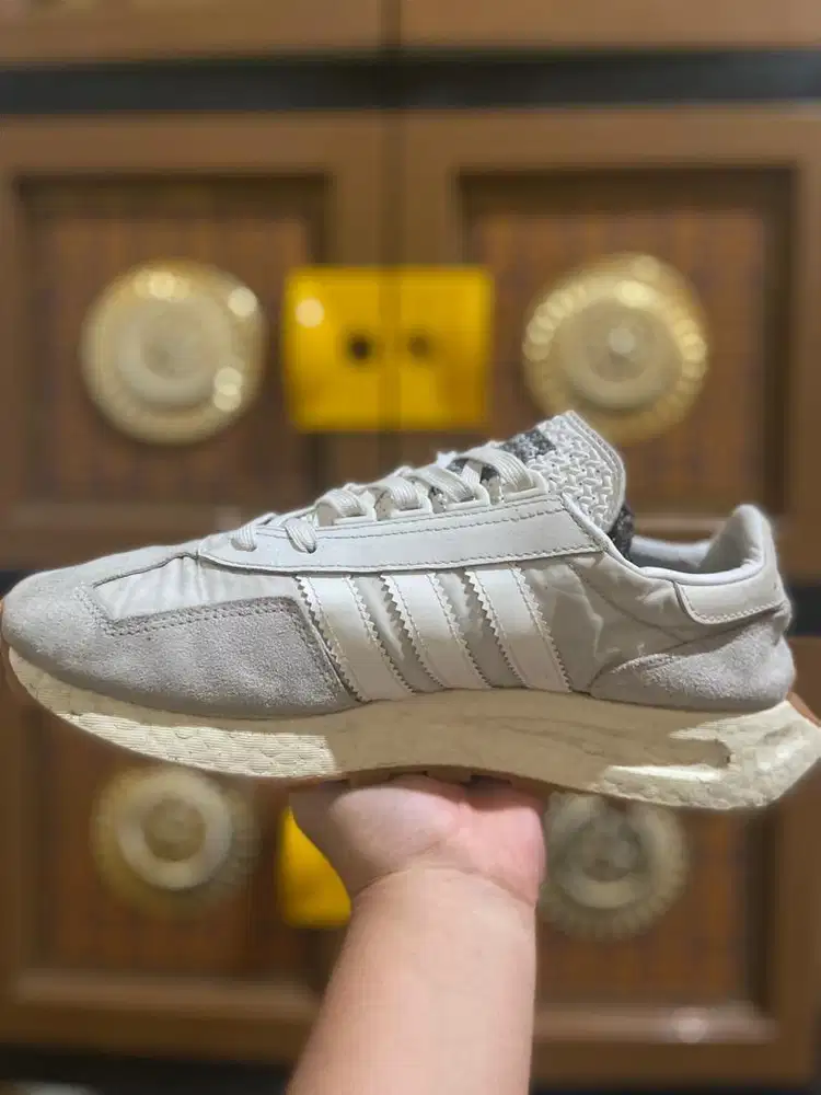 Dijual sepatu Adidas Retropy E5 Original