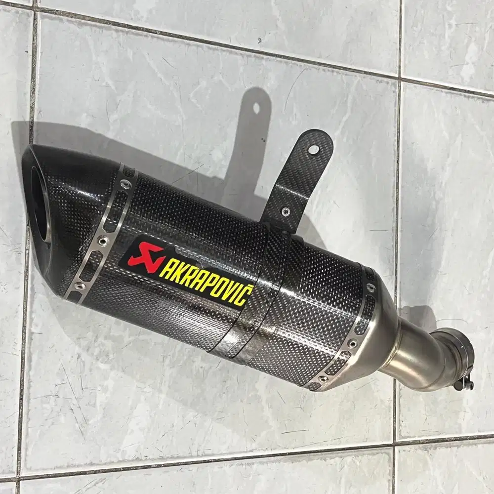 Akrapovic original kawasaki Z900 slip on