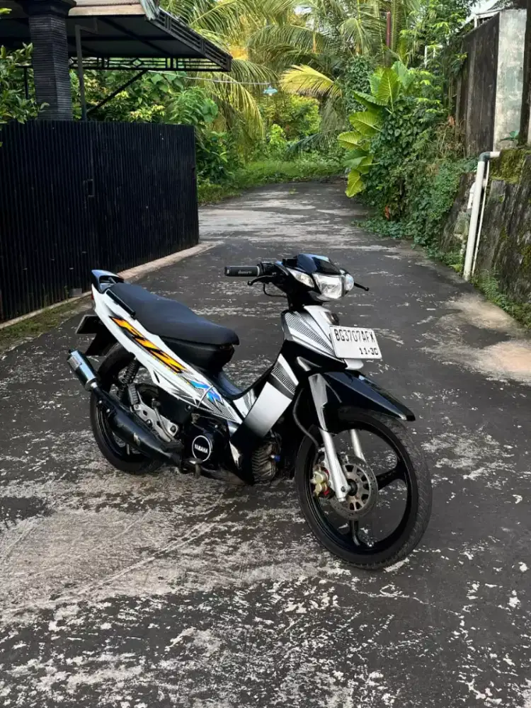 Yamaha F1ZR 2004 Sporty