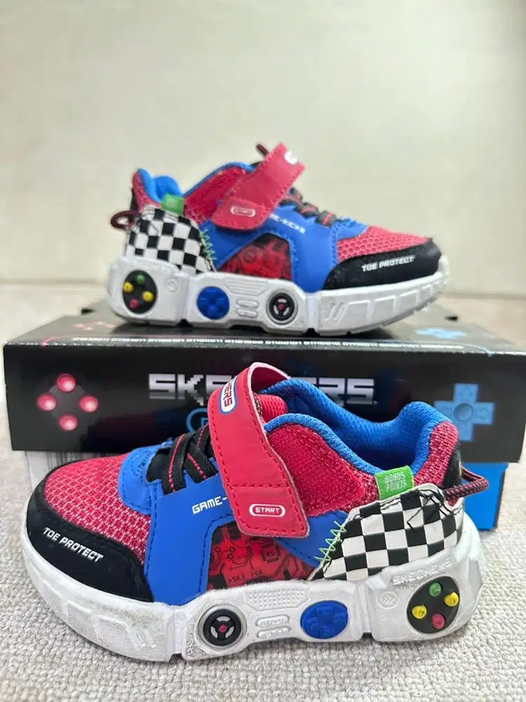SKECHERS SEPATU ANAK