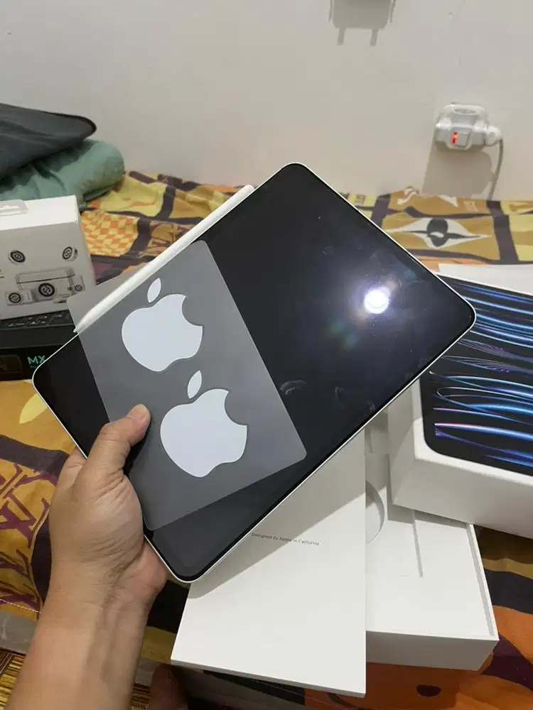 Ipad pro M2 128gb wifi cell model A2761