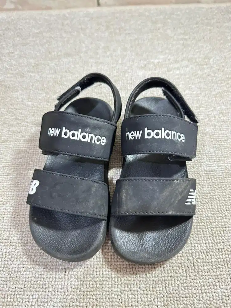 New Balance Sendal Anak