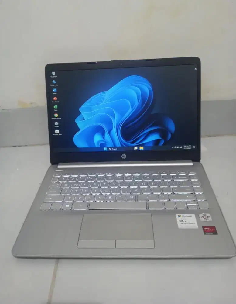 HP 14s-dk1507AU Athlon Silver 3050U DDR 4GB SSD512GB 14  3 jam