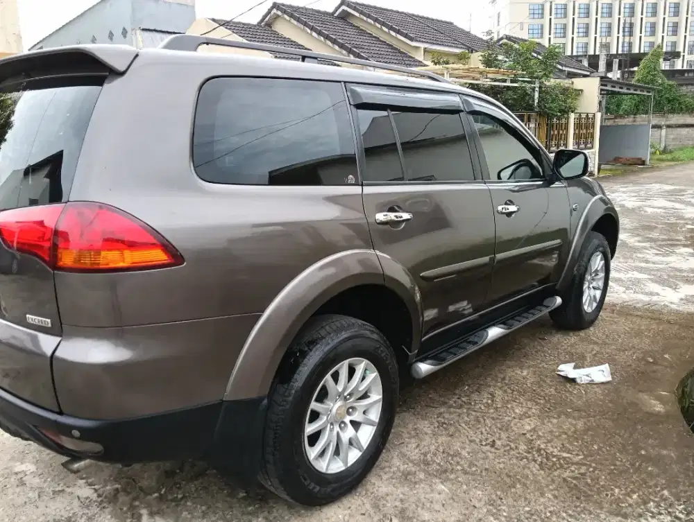 Pajero Exceed 2011 4x2 Matic