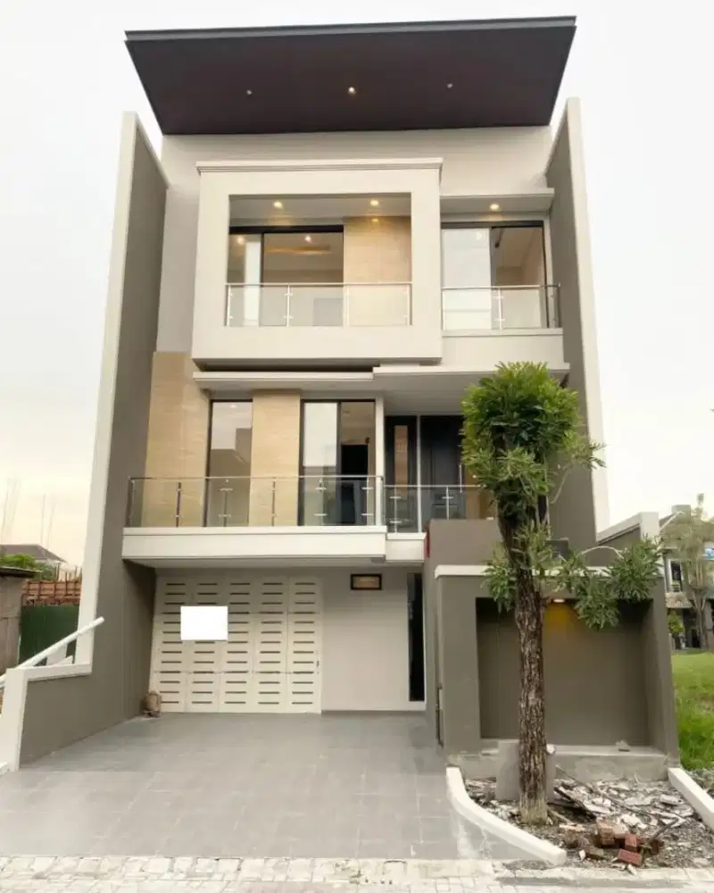 Dijual Rumah 3 Lantai Pakuwon Indah Full Furnished Mewah