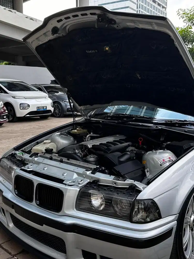 BMW 320i 1994 Bensin