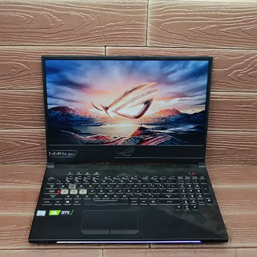 ROG STRIX GL504GW Intel Core i7-8750H 16GB/512GB RTX 2070 RGB 144Hz