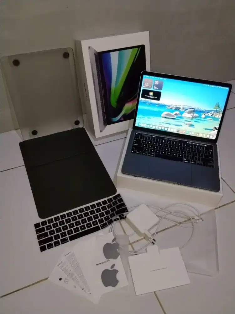 MacBook Pro M1 8/256 Fullset Mulus Space Grey
