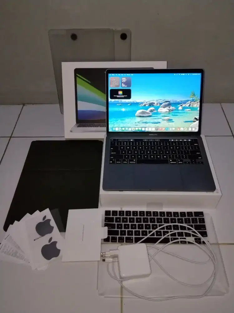 MacBook Pro M1 8/256 Fullset Space Grey Mulus Lengkap