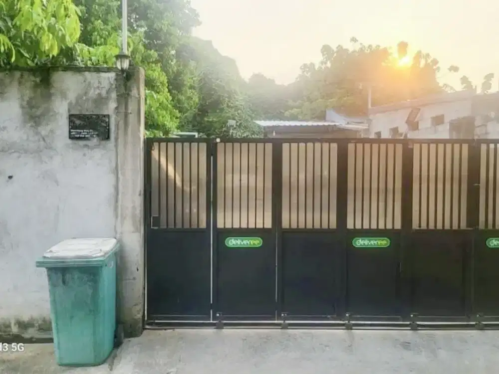 DIJUAL CEPAT Rumah eks Kantor hanya 250m ke Tol dan Jl. TB.Simatupang jaksel