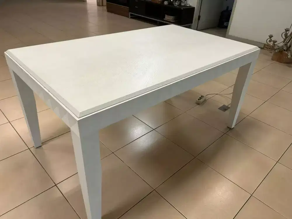 meja putih bisa untuk meja makan  @dinantisecondhand