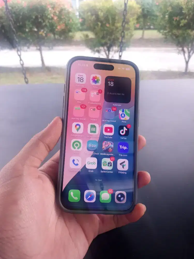 Iphone 15 Pro 512GB . Ibox. Bh 87% . Minus scracht ga ganggu kinerja