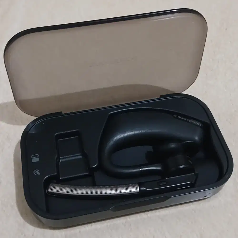 Bluetooth Headset - Plantronics Voyager Legend
