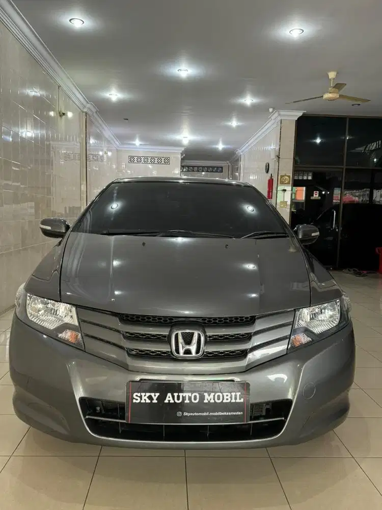 Honda City E Matic Abu-abu 2010