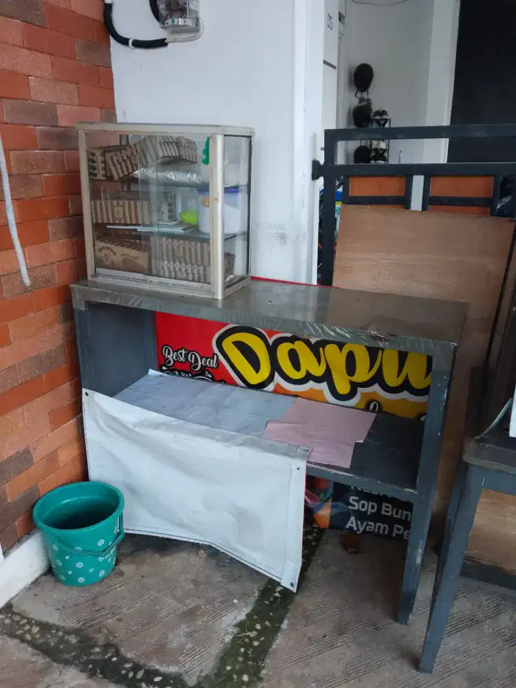 FOR SALE 1 UNIT ETALASE ALMUNIUM KACA  70 CM X 20 CM