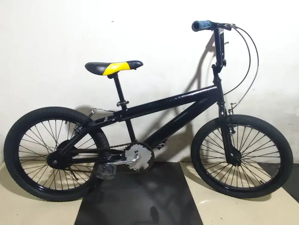 Sepeda bmx ukuran 20 siap pakai