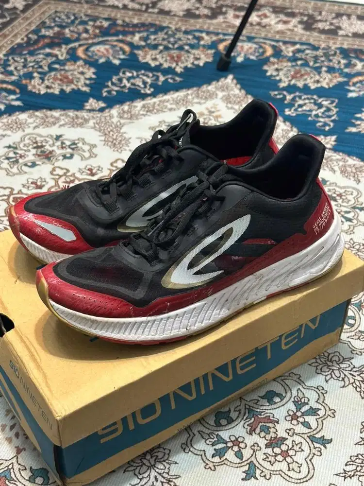 Sepatu 910 nineten GEIST EKIDEN