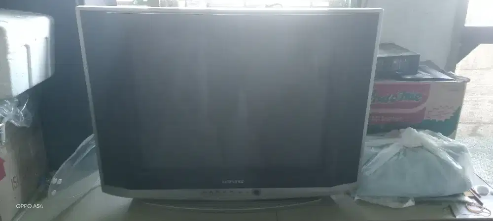 Televisi Tabung 24inch Layar Datar Merk Samsung