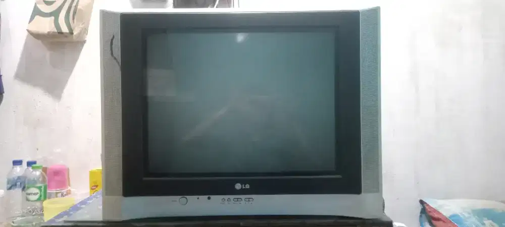 Televisi Tabung 24inch Layar Datar Merk LG