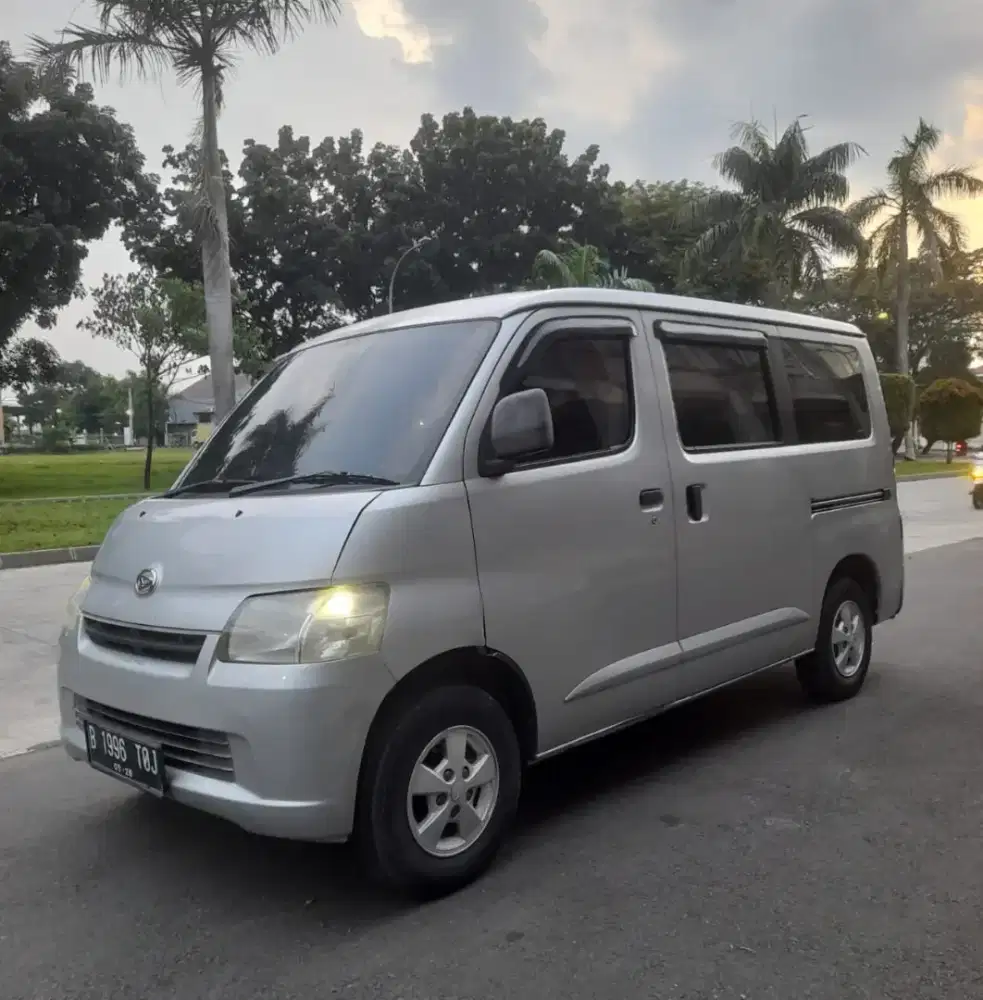 Daihatsu Grend max D1.3 m/t 2011