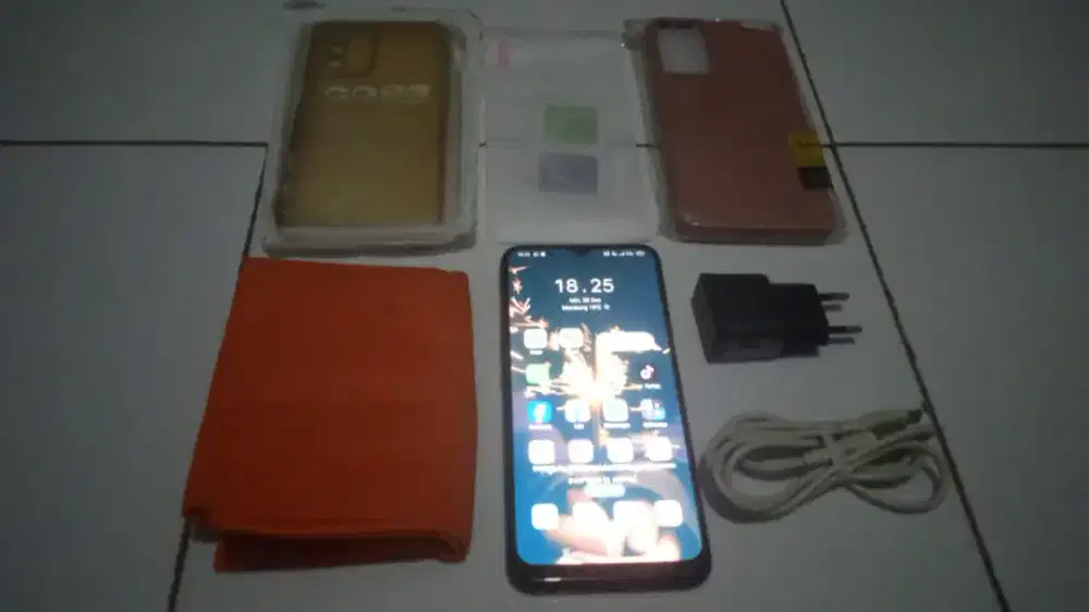 Oppo A16 ( 2023 )
Ram 3gb Rom 32gb
Black Edition