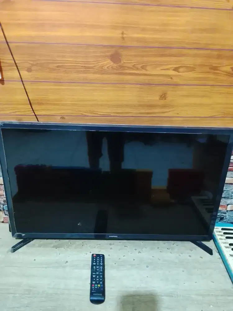 Samsung LED 32 inch + remote tv
