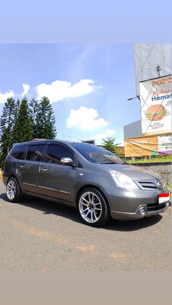 Nissan Grand livina 2012 Bensin