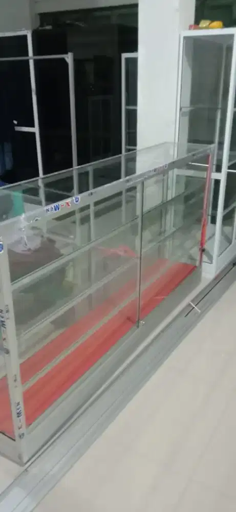 Etalase Aluminium 2 Meter