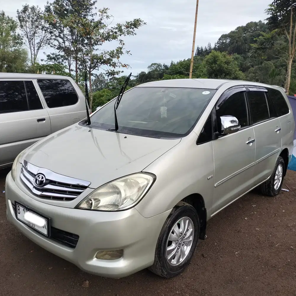Toyota Kijang Innova V matic  2.0 Bensin Silver 2010