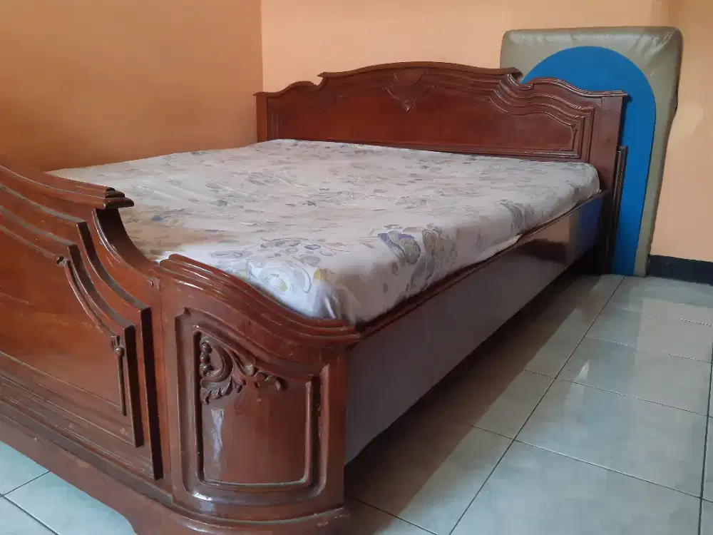 Dipan Jati Ukuran King 180x200 – Siap Pakai