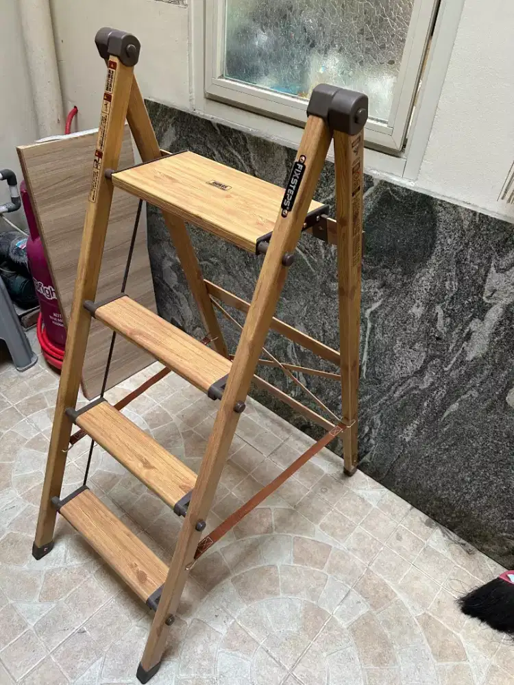 Tangga lipat merk Fixsteps Jpg