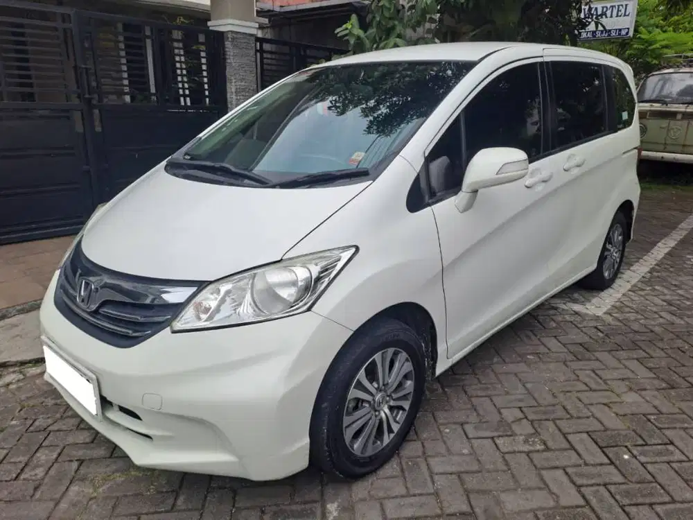 HONDA FREED S PSD 2014 AT MATIC PUTIH - KM RENDAH, TANGAN PERTAMA!