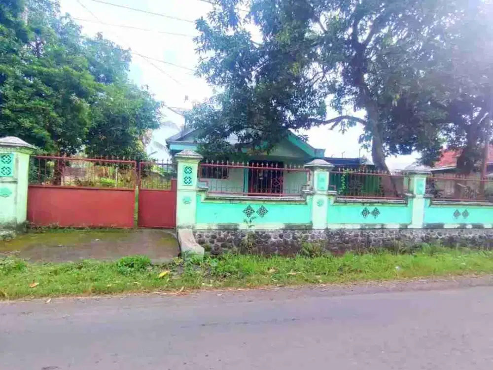 DIJUAL rumah 0 jalan Cermee Bondowoso