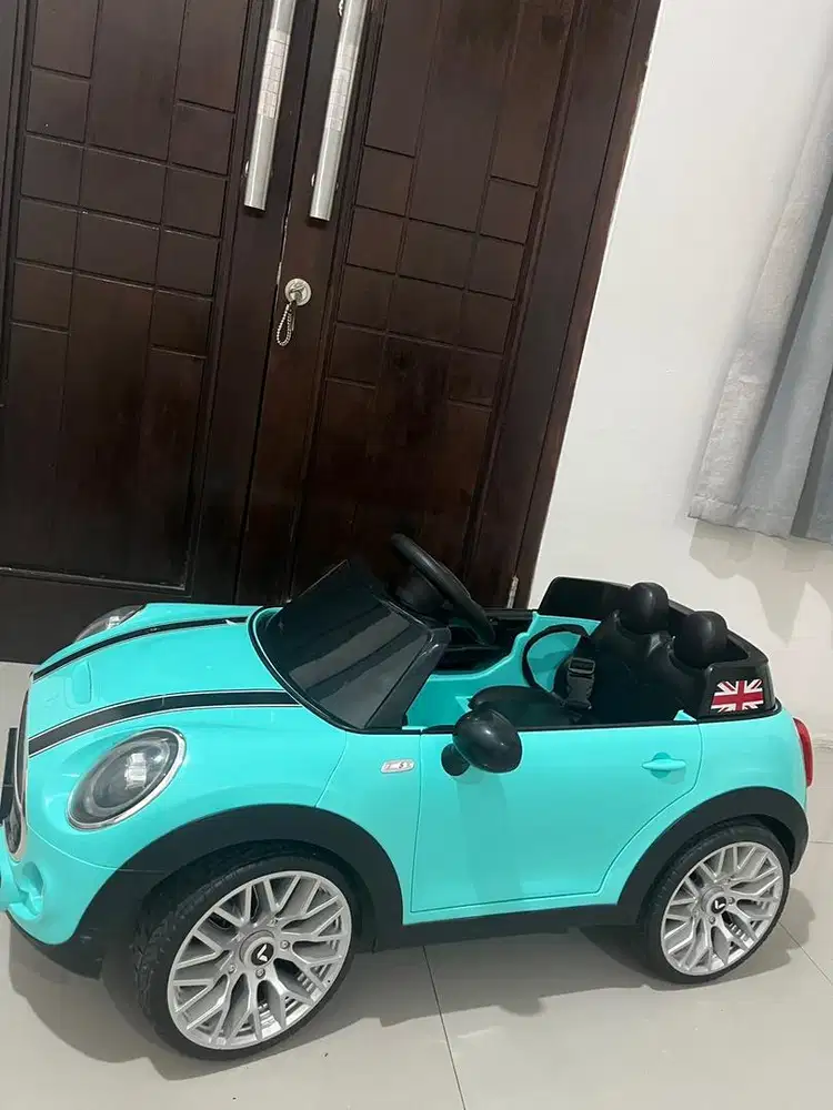 DIJUAL ,mainan Mobil aki