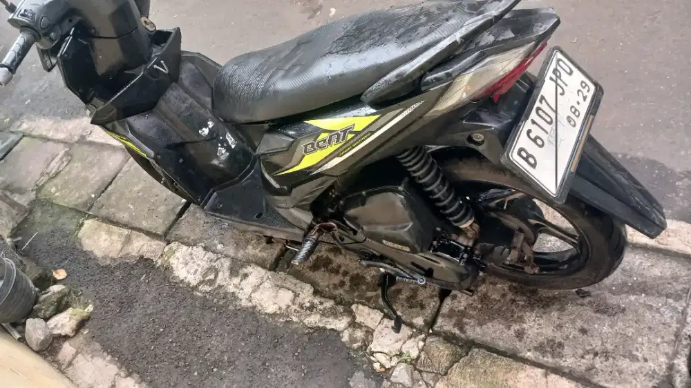 Honda Beat tahun 2019 warna hitam mulus