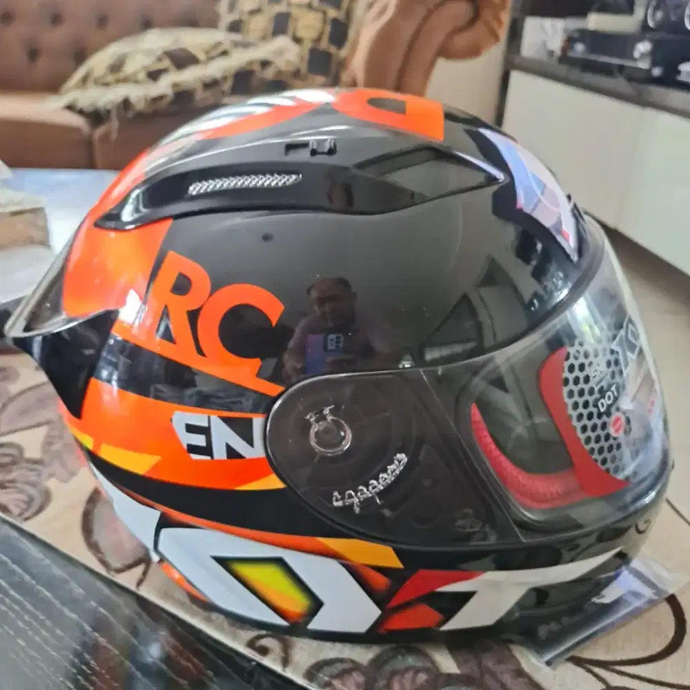 Di cepat helm baru KYT tipe RC hrg 350.000 nego