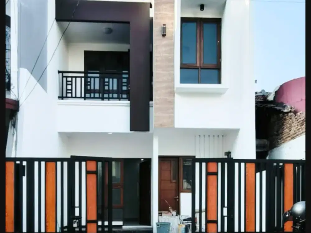 di jual rumah baru 2 lantai 3 kamar tidur ukuran 5.5x17 atau 93,5 m2 harga 2 M an dalam komplek di pondok bambu duren sawit Jakarta timur