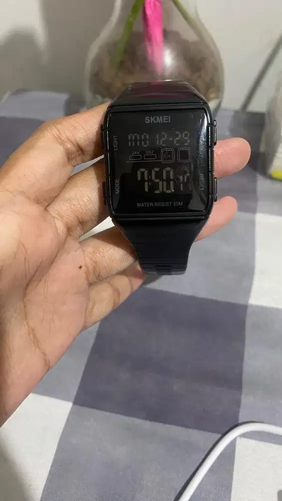 Jam tangan skmei