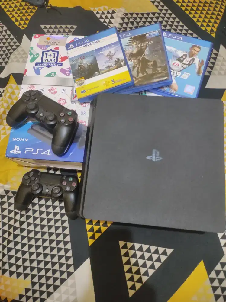 PLAYSTATION 4 PS4 RESMI INDO EX GSHOP 1TB