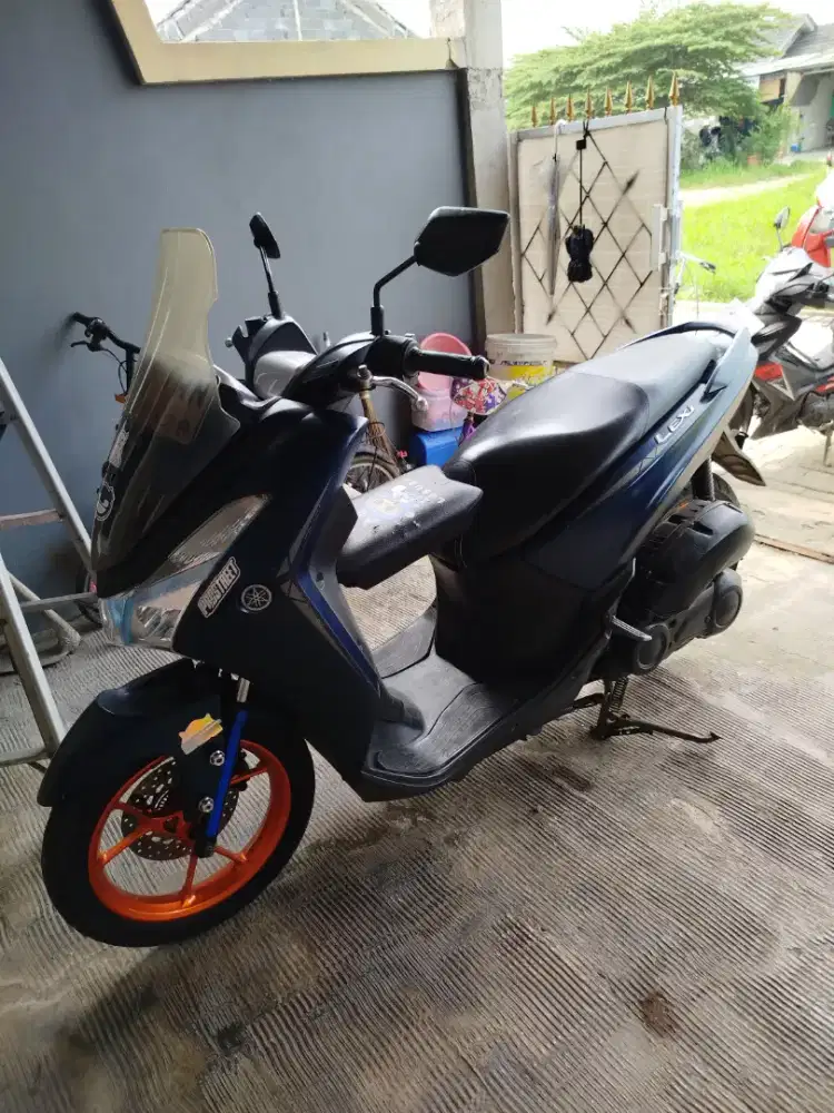 Dijual yamaha lexi th 2018 tak. Ada minus semua on