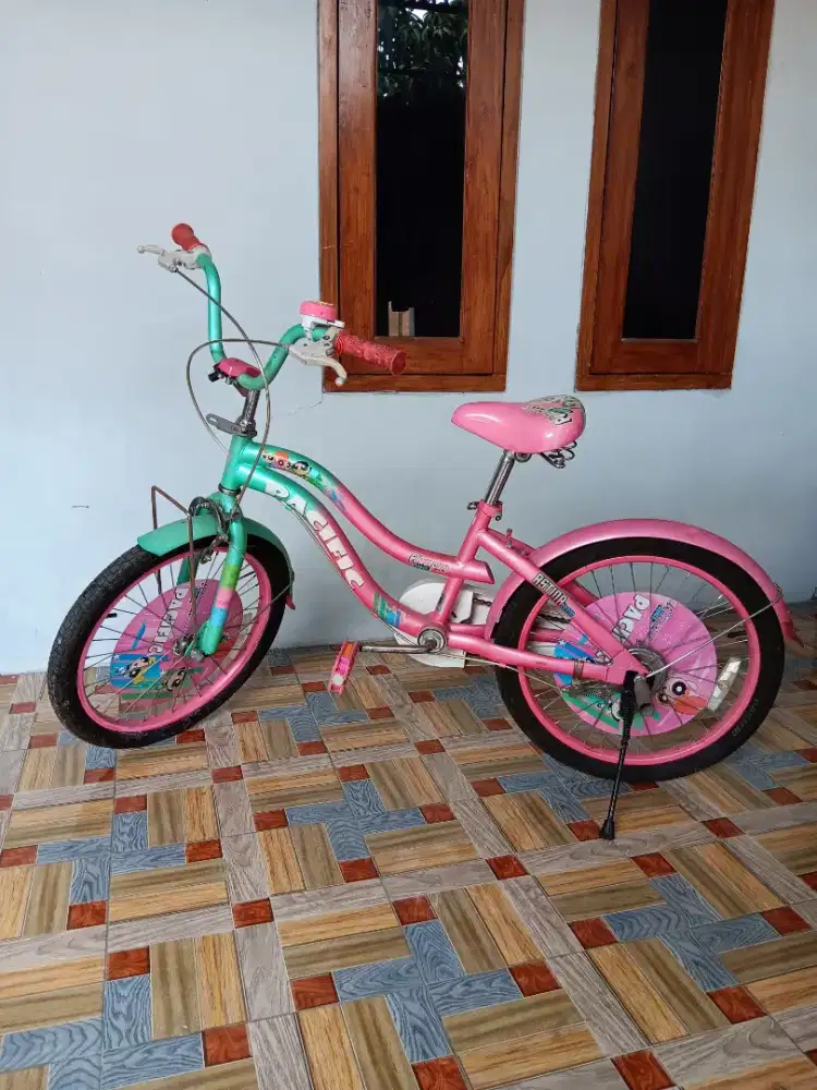 Sepeda anak perempuan merek PACIFIC