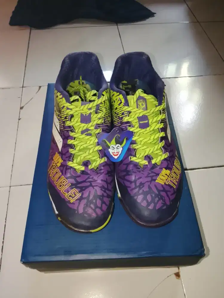 Sepatu futsal Mills voltasala moxie