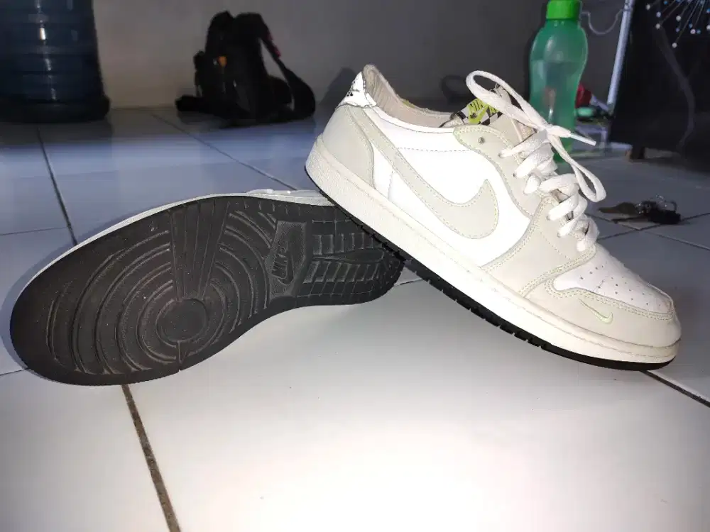 Jual sepatu Nike Jordan 1 light green size 42,5